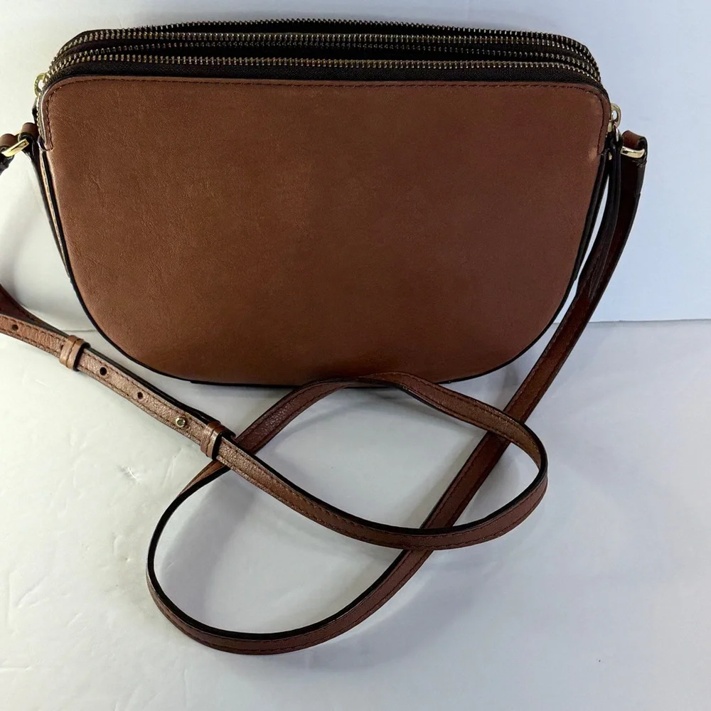 ✨ Banana Republic Chestnut Leather Half Moon Crossbody – Preloved Luxe Classic - Picture 4 of 16